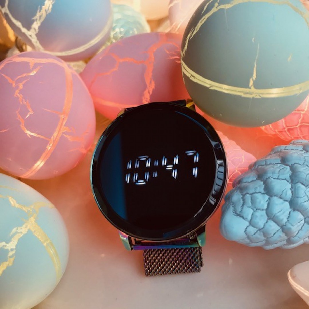 Marry Dokunmatik Led Ekran Mıknatıslı Kordon Bayan Kol Saati